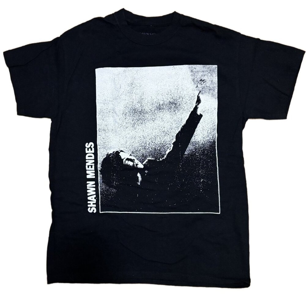 SHAWN MENDES - 2019 "THE TOUR" CONCERT SHIRT / SZ. M